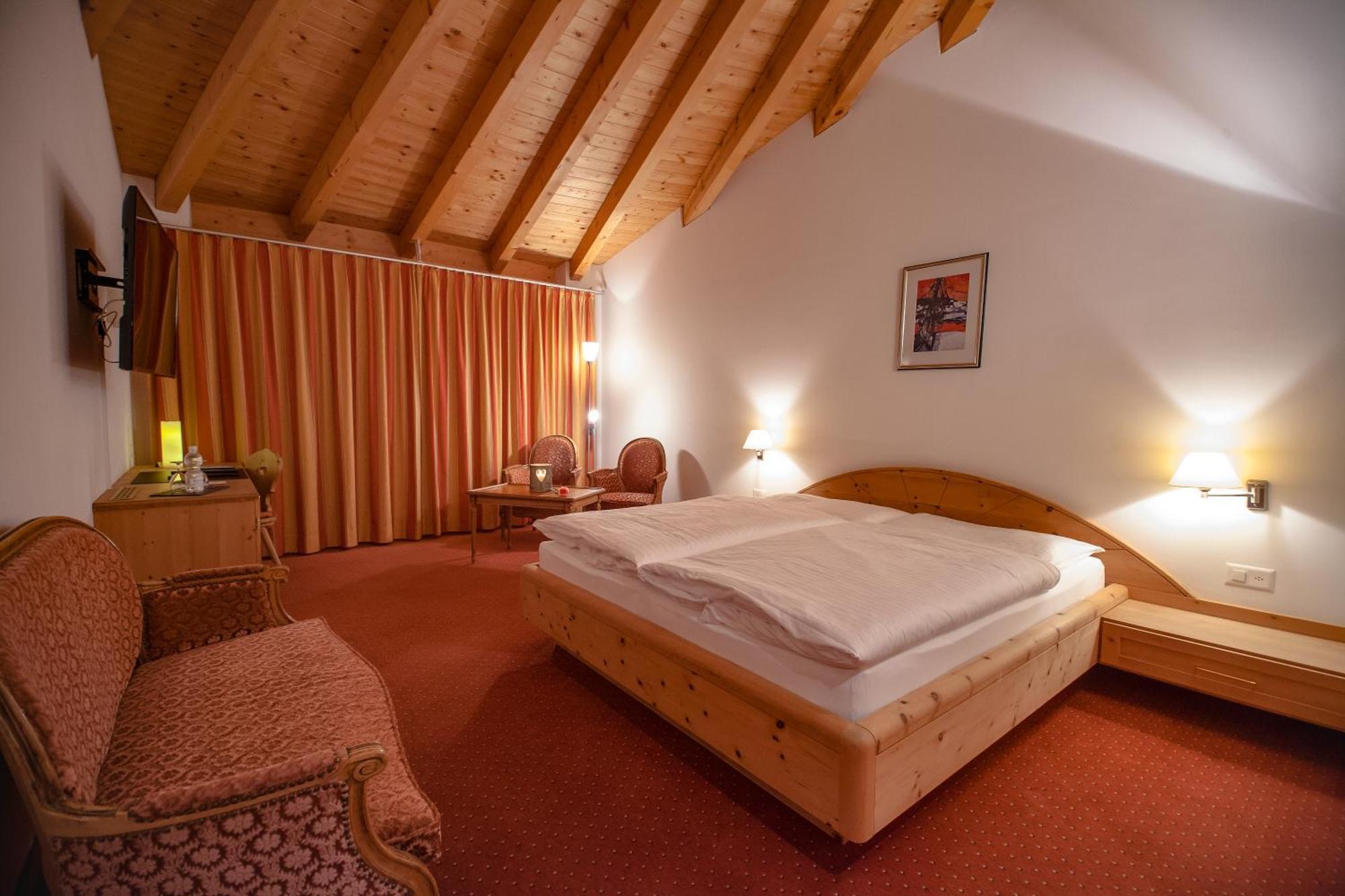 Wellnesshotel Liun B&B Müstair Екстериор снимка