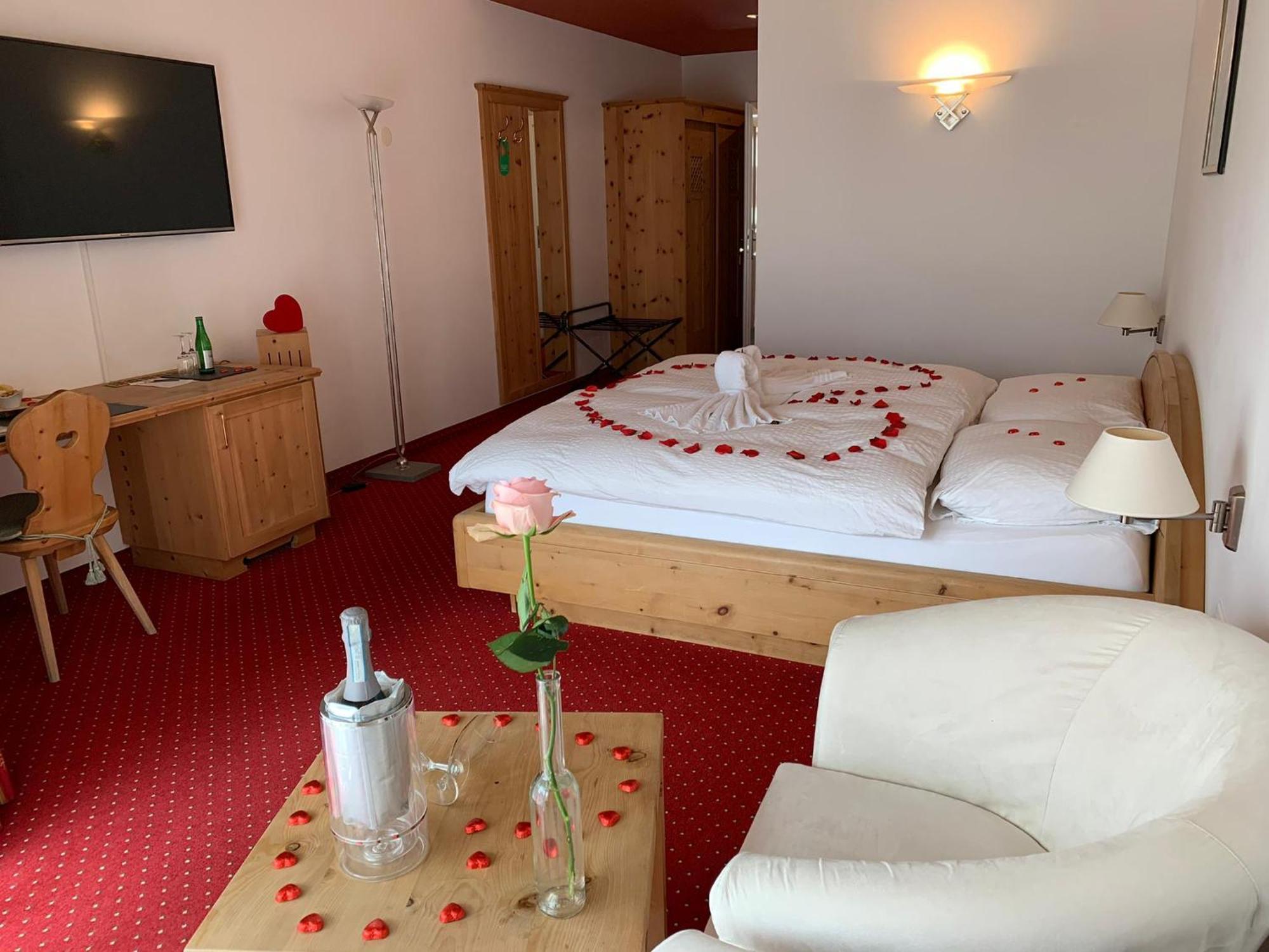 Wellnesshotel Liun B&B Müstair Екстериор снимка