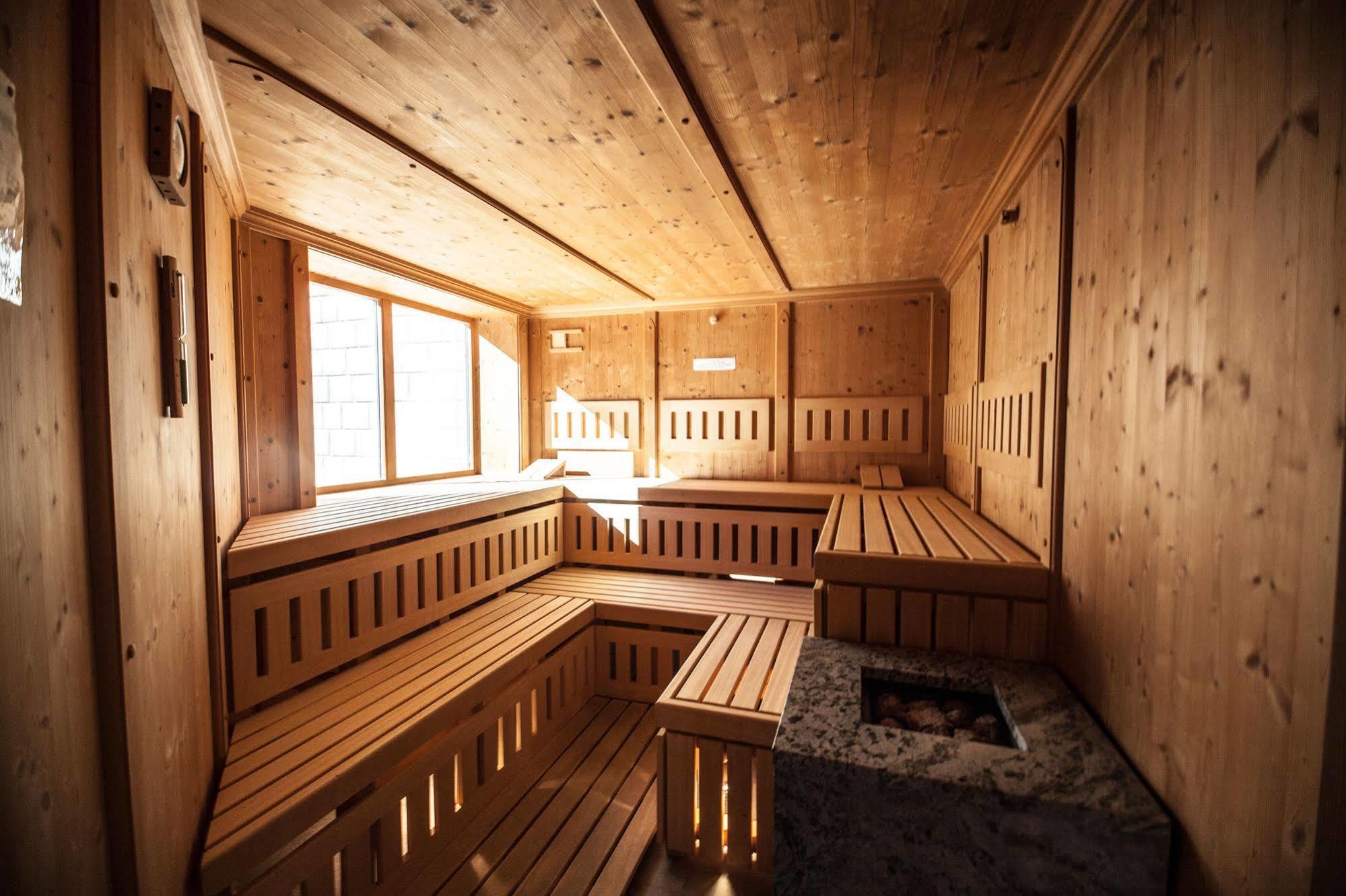 Wellnesshotel Liun B&B Müstair Екстериор снимка